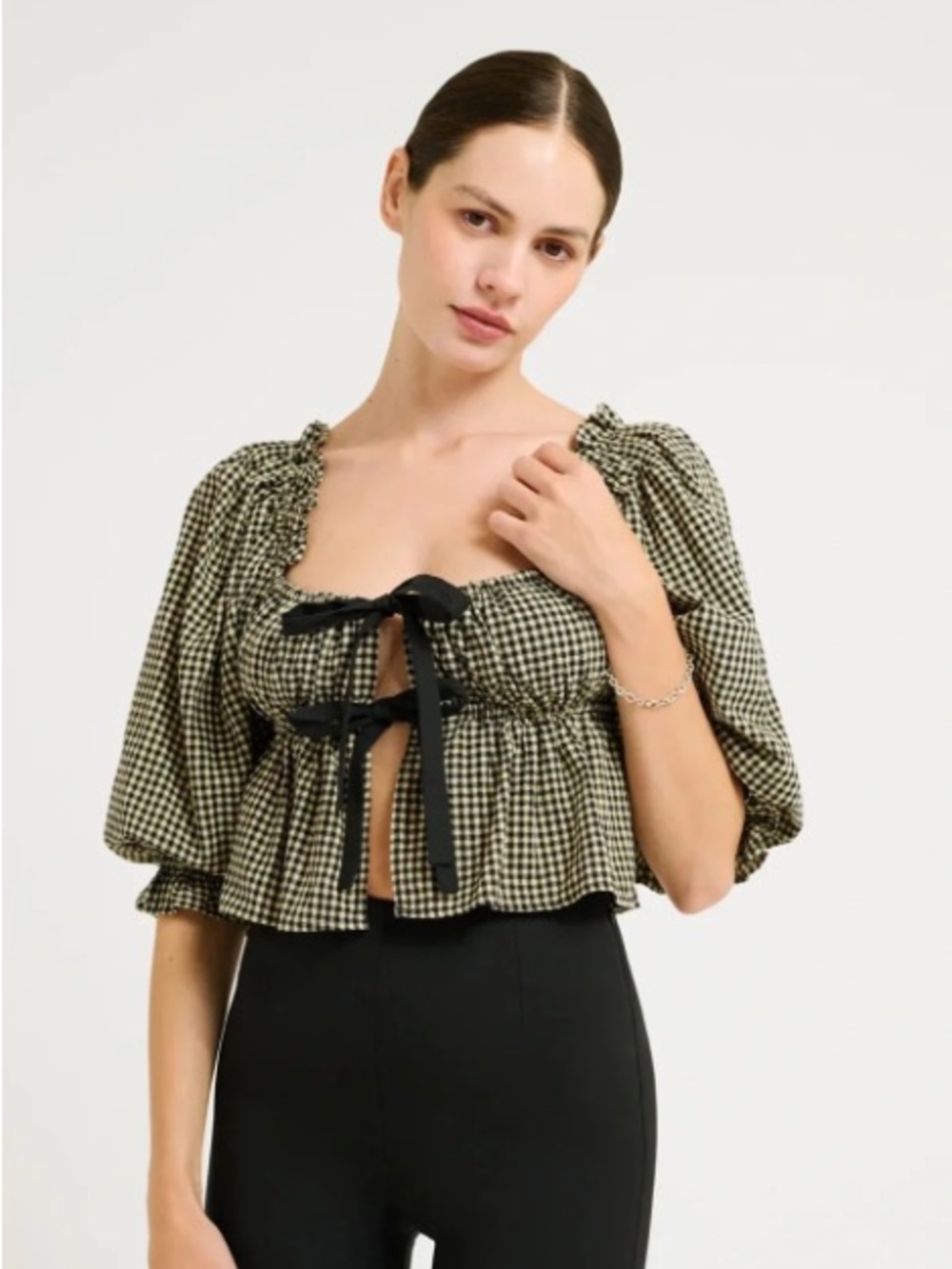 Rumored Parton Puff-Sleeve Top